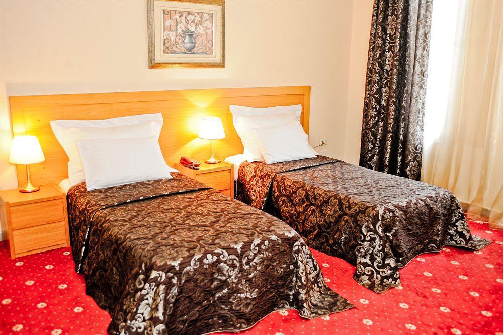 Hotel Doro City Тирана Екстериор снимка