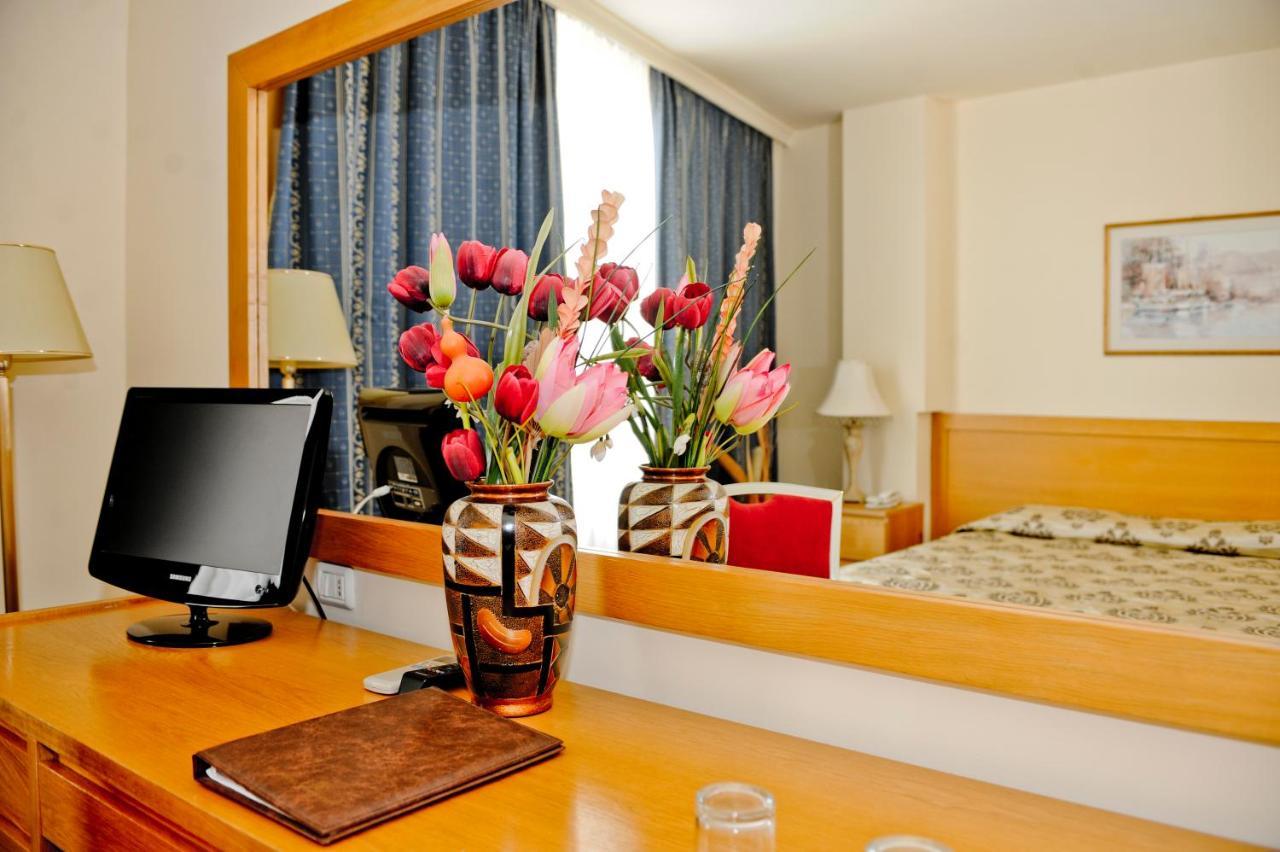 Hotel Doro City Тирана Екстериор снимка