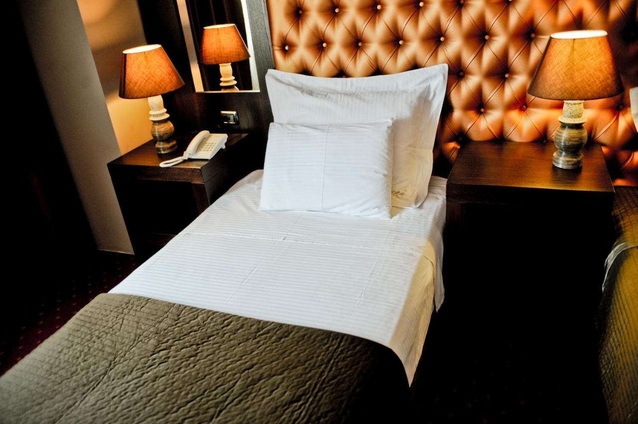 Hotel Doro City Тирана Екстериор снимка