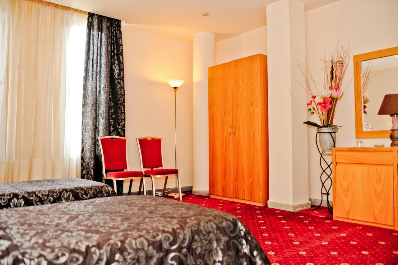 Hotel Doro City Тирана Екстериор снимка