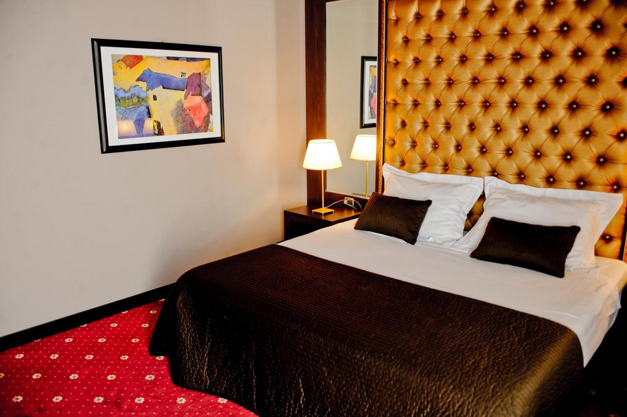 Hotel Doro City Тирана Екстериор снимка