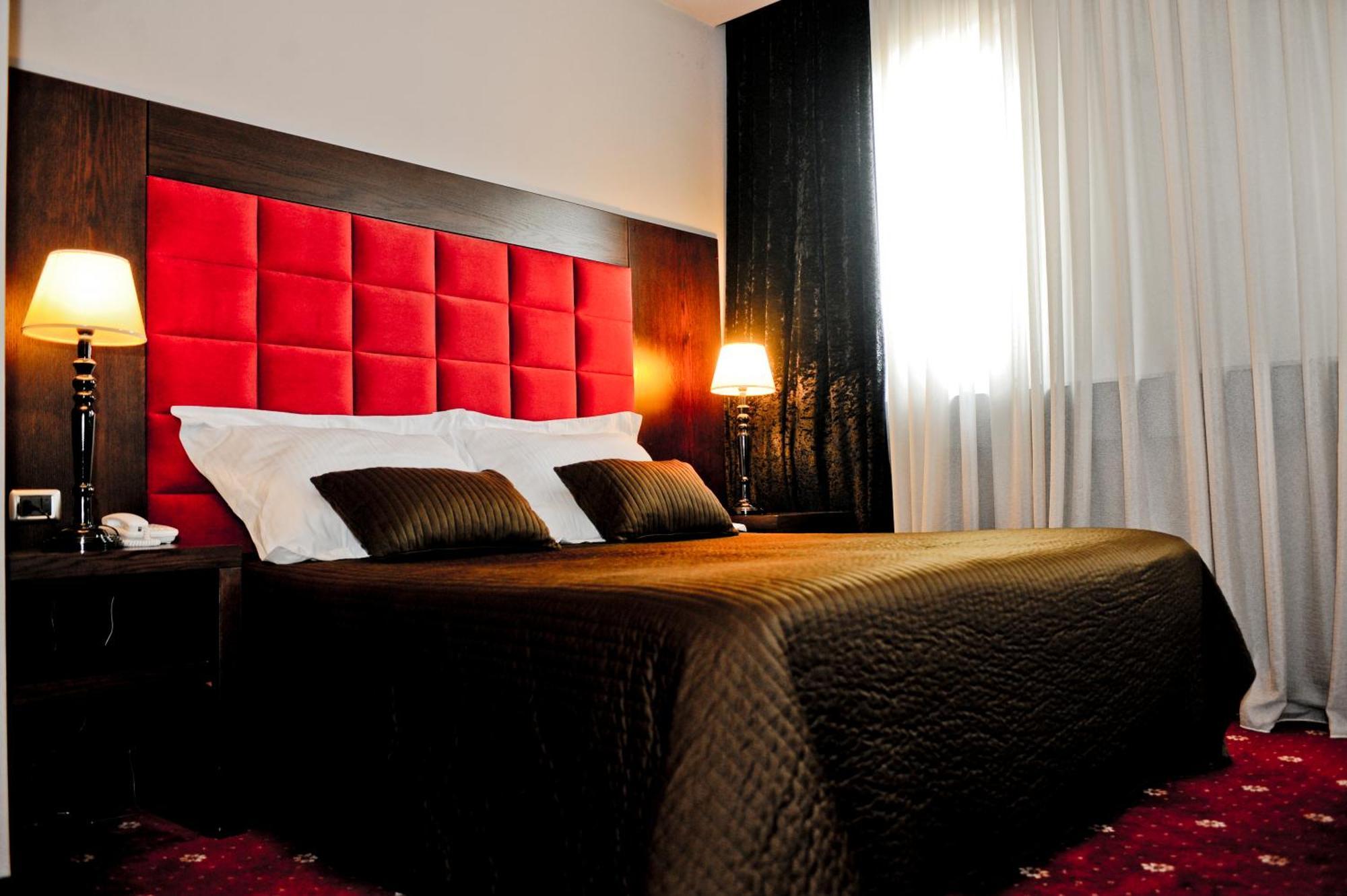 Hotel Doro City Тирана Екстериор снимка