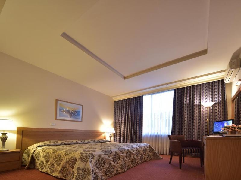 Hotel Doro City Тирана Екстериор снимка