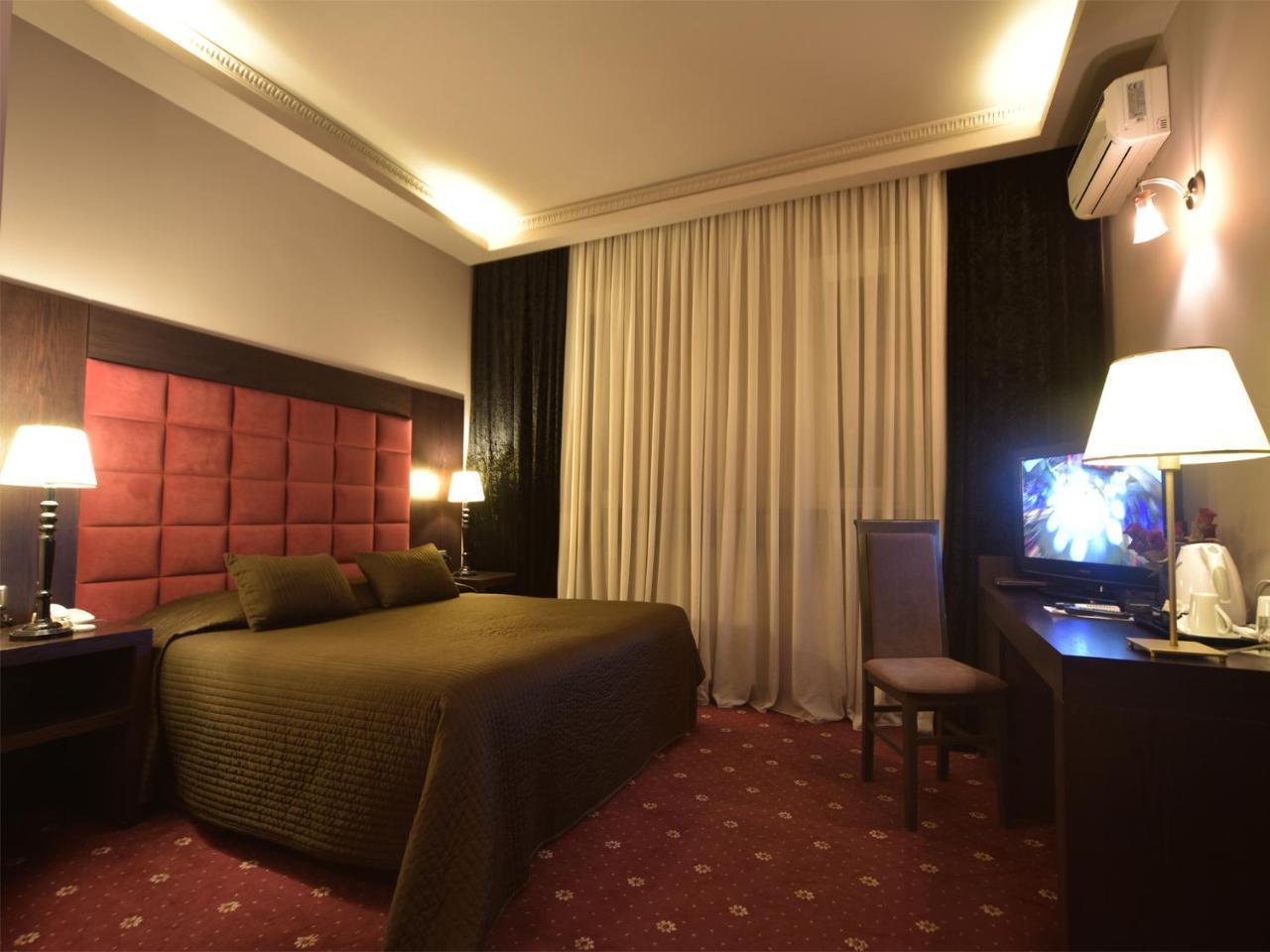 Hotel Doro City Тирана Екстериор снимка
