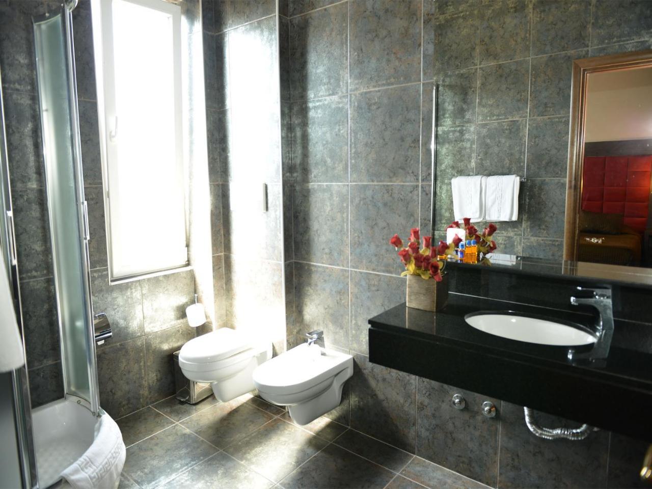 Hotel Doro City Тирана Екстериор снимка